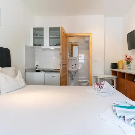 Apartment Kristina Dujmovic Baška Voda Rum bild