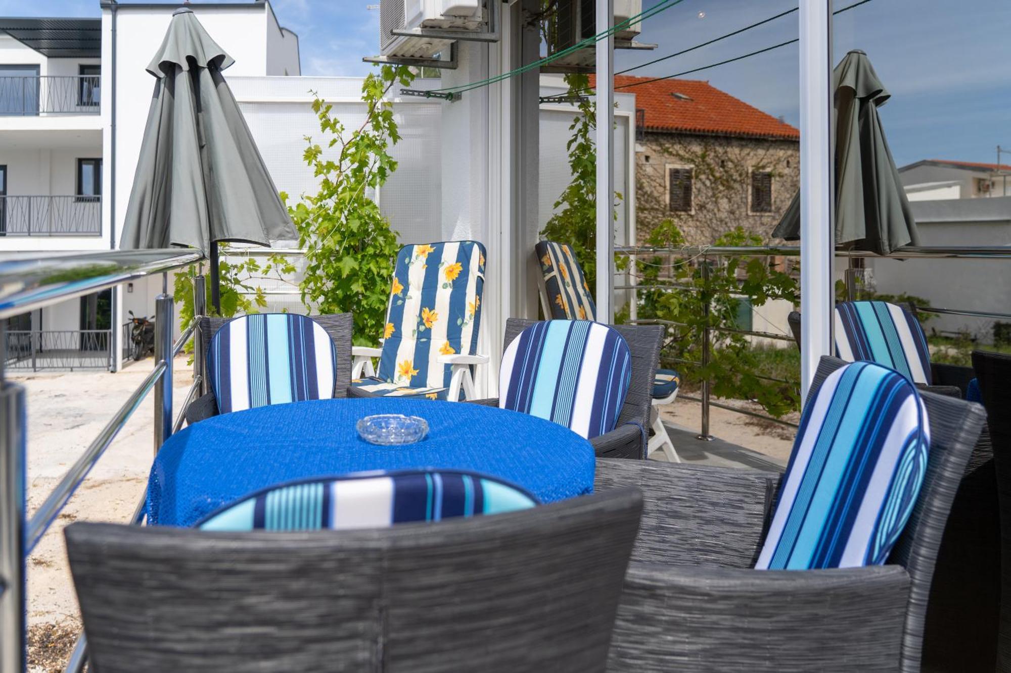 Apartment Kristina Dujmovic *